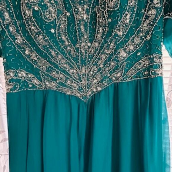 Jacqueline Women's Special Occasion Dress, Size 14 - Picture 4 of 9